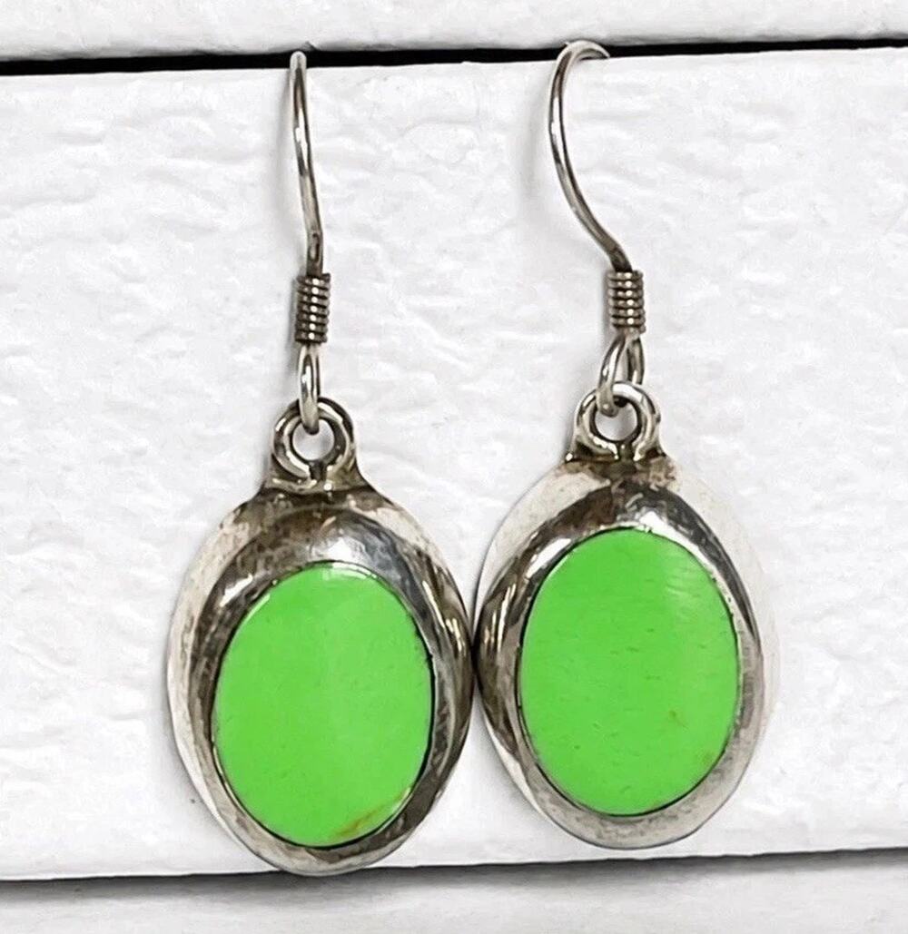Vintage Sterling Silver Gaspeite Drop Earrings Green Dangle Southwest 925 Oval